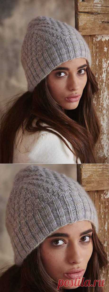 Стильная шапочка от Ashley Rao (Vogue Knitting, Fall 2014) вязаная спицами | Strikky.ru