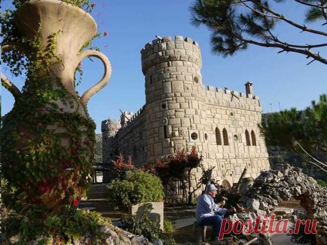 Сказочный Замок Муссы в Ливане - Мужской журнал JK Men's Замок Муссы – это красивый замок с удивительной историей построенный в середине ХХ века. Построил его в средневековом стиле ливанец Мусса Абдель Карим