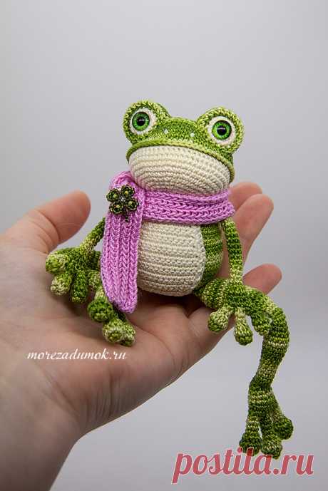 Лягушка амигуруми, игрушка крючком, амигуруми, crochet frog | MoreZadumok.ru - сайт о рукоделии с описаниями и схемами.