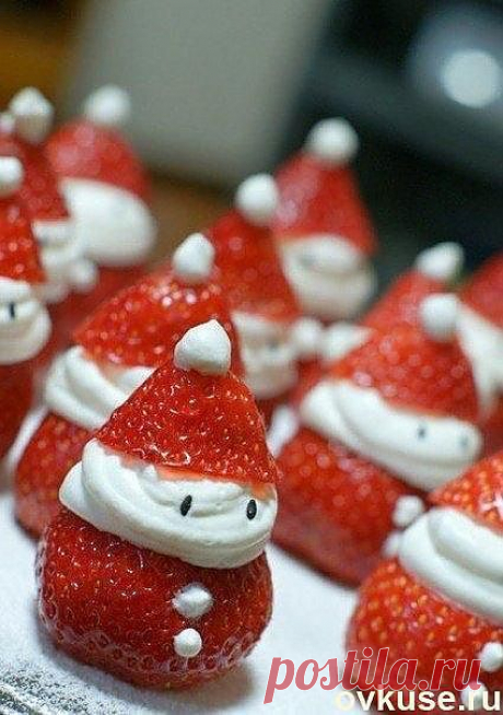 Новогодняя идея Десерт &quot;Нашествие клубничных Санта-Клаусов&quot; - Простые рецепты Овкусе.ру