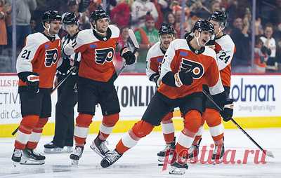 Российский защитник Егор Замула впервые забросил шайбу в НХЛ. Хоккеист помог "Филадельфии" обыграть "Ванкувер" и был признан третьей звездой матча