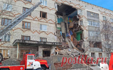 В Коми обрушилась часть пятиэтажки. В городе Печора республики Коми произошло обрушение первого-третьего этажей многоквартирной пятиэтажки, сообщает МЧС региона.