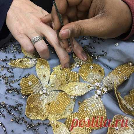 Teamwork is dream work | #handembroidery #flower #applique #artisanal #embellishments #gown #inthemaking #beading #broderie #bordado #ricami #fashion #embroidery #design #teamwork