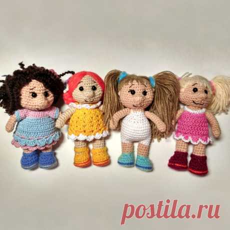 PDF Гномочки подружки крючком. FREE crochet pattern; Аmigurumi doll patterns. Амигуруми схемы и описания на русском. Вязаные игрушки и поделки своими руками #amimore - маленький гном, гномик в платье, кукла, куколка, пупс.