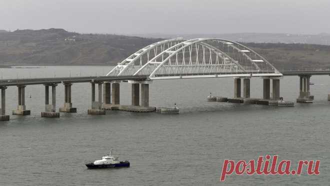 Движение автотранспорта по Крымскому мосту возобновили после перекрытия. Движение автотранспорта по Крымскому мосту возобновили после кратковременного перекрытия. Об этом сообщили в оперативном Telegram-канале инфоцентра о ситуации на автоподходах к объекту. Сообщение о приостановке движение было опубликовано ...