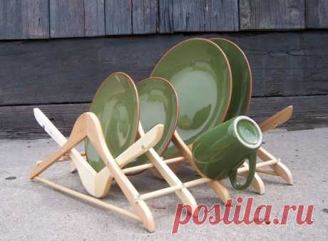 Подставка для тарелок и чашек из вешалок своими руками | Handmadeidea