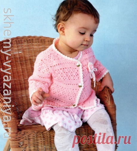 Розовая ажурная кофточка с цветком для девочки. Схема вязания крючком и описание.