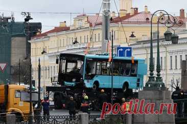 Названы имена погибших в ДТП с автобусом в Петербурге