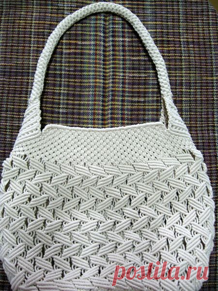 (1) Beautiful Cream Macrame Bag