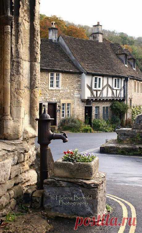 Attached cottages, Cotswolds, England