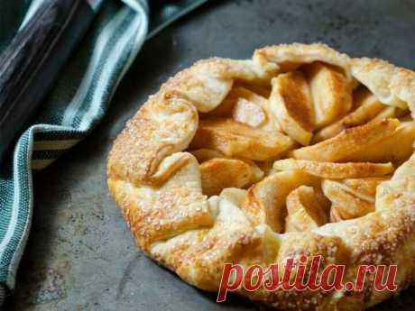 Творожный пирог с яблоками и с песочной крошкой в духовке. Здесь вы найдете пошаговые, простые и вкусные рецепты домашней выпечки.