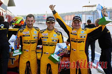 Команда Lada Sport Rosneft подтвердила звание чемпиона российской серии кольцевых гонок | Pinreg.Ru