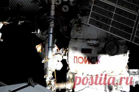 Российские космонавты впервые в 2022 году вышли в открытый космос. Российские космонавты Антон Шкаплеров и Петр Дубров впервые в 2022 году вышли в открытый космос с борта МКС. Космонавты госкорпорации «Роскосмос» выполняют работы по интеграции узлового модуля «Причал», который пристыковался в ноябре. Работы займут до 6 часов 40 минут.