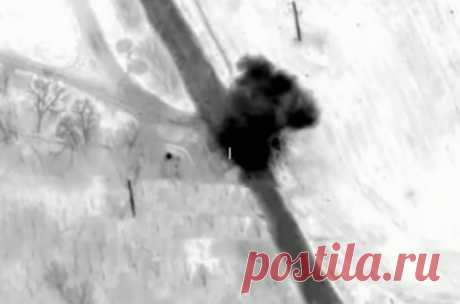 «Птица», несущая смерть. БПЛА «Форпост» вооружен «умной» бомбой КАБ-20. Российские БПЛА умеют сбрасывать «умные» авиационные бомбы и управлять ими.