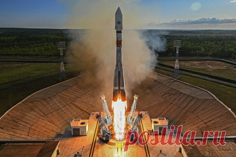 Разработчик «Циркона» объяснил досрочный запуск спутника «Кондор-ФКА». Радиолокационный космический аппарат «Кондор-ФКА» запустили досрочно по просьбе «Роскосмоса» из-за непредвиденной ситуации со спутником «Метеор-М». Об этом со ссылкой на Научно-производственное объединение (НПО) машиностроения сообщает ТАСС. Отмечается, что «Кондор-ФКА» планировалось запустить 27 июня 2023 года.