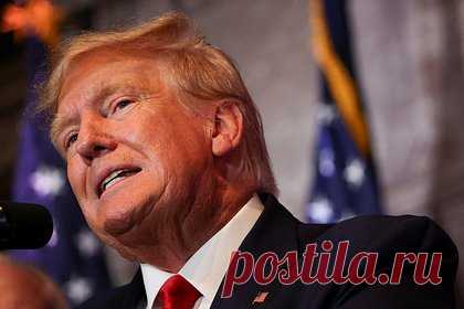 Юристы Трампа задумались о переносе его дела в более консервативный суд. Команда юристов бывшего президента США Дональда Трампа рассматривает возможность переноса его уголовного дела из Манхэттена в более консервативный район Стейтен-Айленд. Они опасаются, что Трамп не сможет добиться справедливого судебного разбирательства в Манхэттене, пишет Bloomberg.