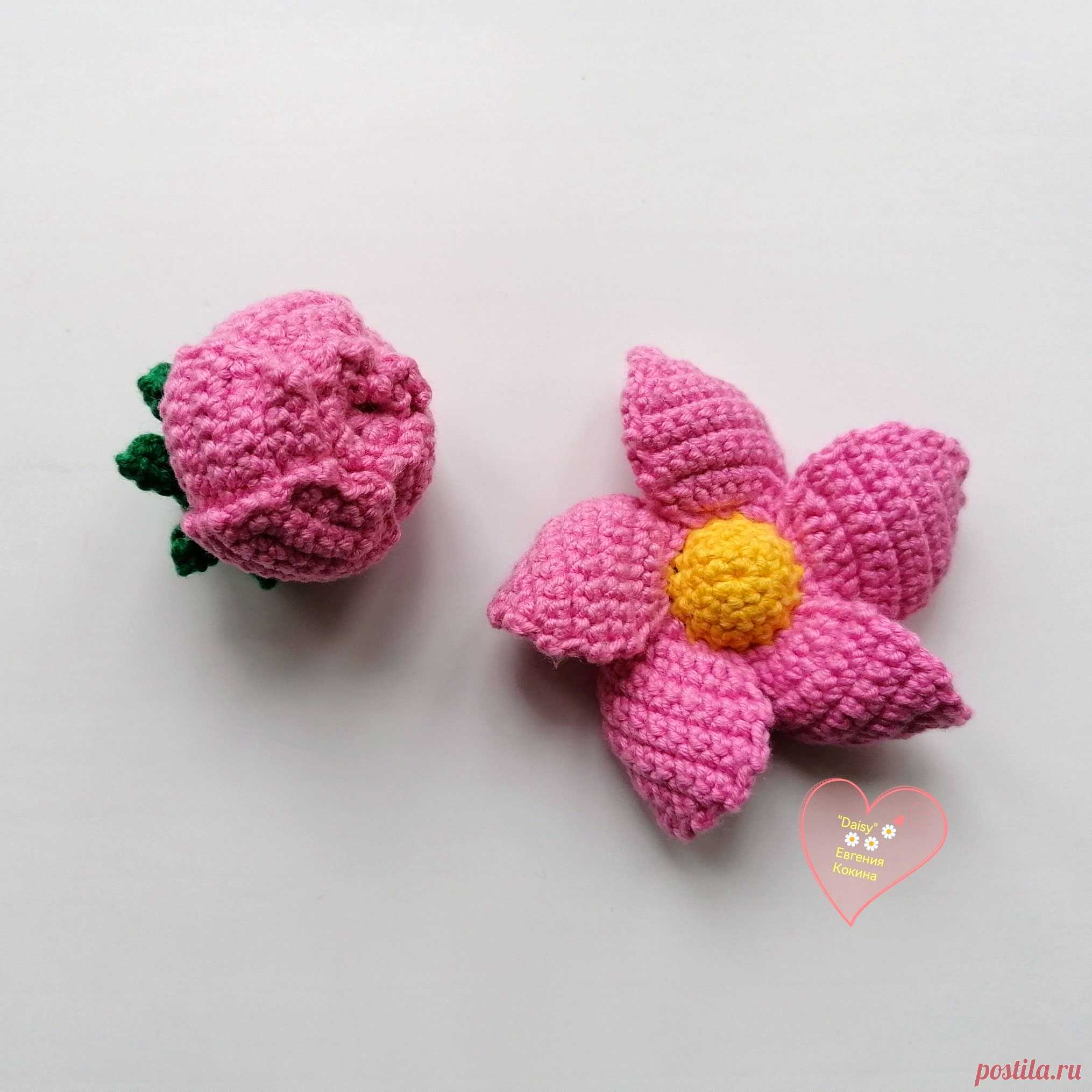 PDF Цветочек крючком. FREE crochet pattern; Аmigurumi toy patterns. Амигуруми схемы и описания на русском. Вязаные игрушки и поделки своими руками #amimore - маленький аксессуар в виде цветка, цветы.