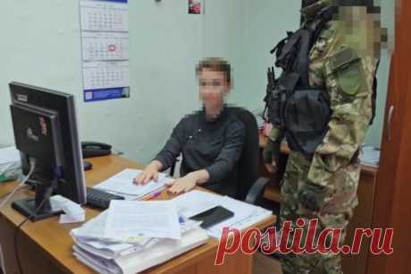 В Сети появились кадры задержания украинского агента в Угличе. Женщина передавала спецслужбам Украины информацию для совершения теракта.