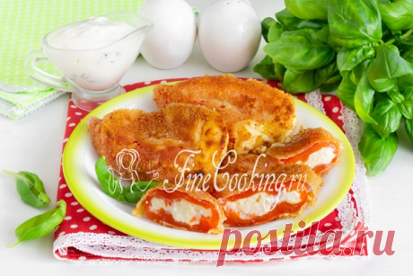 Чушка бюрек - моя любовь! Болгарский перец, фаршированный брынзой, и обжаренный в панировке. Хрустящая корочка, сладкая и сочная мякоть, соленая и насыщенная сырная начинка - это очень вкусно! Рецепт - https://finecooking.ru/recipe/chushka-byurek-bolgarsk..