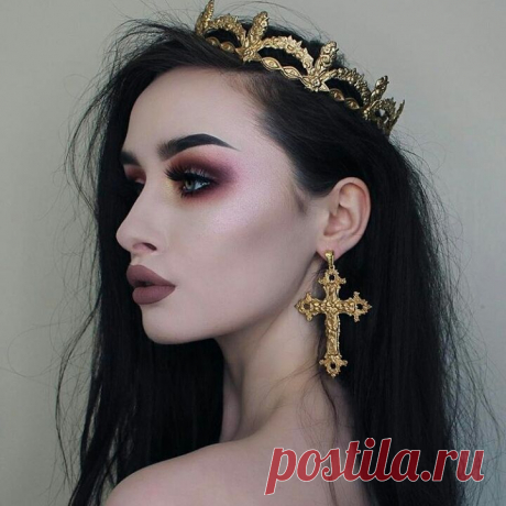 @gothicdreamers в Instagram: «✨✨✨model:@rachelgeorgina #makeup #eyes #accessories #gold #jewerly #aesthetics #aesthetic #red #pale #queen #dark #darkhair #hairstyle…» 2,087 отметок «Нравится», 9 комментариев — @gothicdreamers в Instagram: «✨✨✨model:@rachelgeorgina #makeup #eyes #accessories #gold #jewerly #aesthetics #aesthetic #red…»