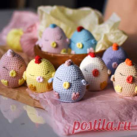 Курочка амигуруми. Схемы и описания для вязания игрушек крючком! Бесплатный мастер-класс от Ольги Бондаревой по вязанию пасхальной курочки крючком. Высота вязаной игрушки примерно 6 см. Для изготовления такой малень…