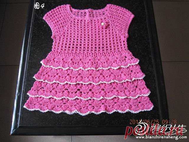 Розовое платье для малышки с рюшами. Летнее платье с воланами для девочки на 1 год