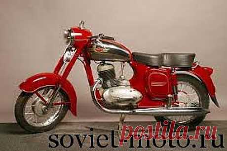 Jawa 250 353. Мотоцикл Jawa 250 typ 353 начал выпускаться на заводе Jawa в 1953 году. 250-кубовый мотоцикл получил название Jawa 250 typ 353. От своих предшественников мотоцикл очень сильно изменился. На заднее колесо установили качающуюся вилку, поэтому заднее колесо обрело больший ход. На этот раз конструкторы уменьшили колёса мотоцикла, теперь они 16-дюймовые.