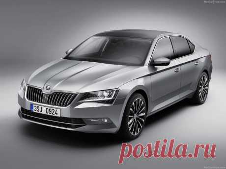 Смотри! Skoda Superb 2018 модельного года Минувшей весной в рамках женевского автомобильного шоу чешский автомобилестроительный бренд Skoda провёл официальную презентацию рестайлингового пятидверно