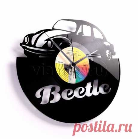 Часы из виниловой пластинки "Volkswagen Beetle"