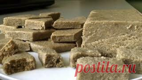 Быстрая кухня  | Халва домашняя из семечек и меда. Приготовление в технике от RAW MID.