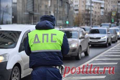 Виновником аварии с 20 машинами в Москве стал мужчина с галлюцинациями. Виновник аварии на Кутузовском проспекте в Москве рассказал о галлюцинациях. ДТП произошло утром 21 декабря. Ford Explorer под управлением мужчины на скорости 100 километров в час протаранил машины перед съездом на Кутузовский проспект. Сразу после аварии водитель устроил драку с другими участниками дорожного движения.