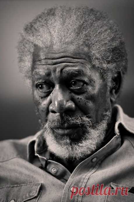 Morgan Freeman | by Annie Leibovitz, capturing his thoughts at that moment, making this a classic | Kenyon Manchego приколол(а) это к доске MEN