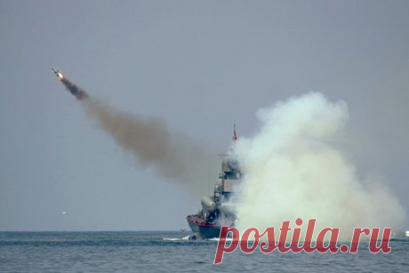 Катер «Ивановец» уничтожил ракетами мишень в Черном море. Экипаж ракетного катера «Ивановец» Черноморского флота, который несет противокорабельные ракеты «Москит», отработал уничтожение судна-мишени с помощью противокорабельных ракет в северо-западной части Черного моря, сообщили в Минобороны России. Экипаж успешно выполнил упражнение.