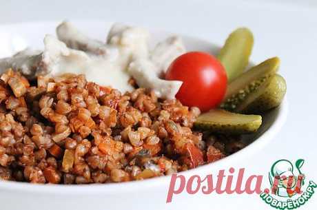 Гречка с овощами и грибами в томатном соусе - кулинарный рецепт