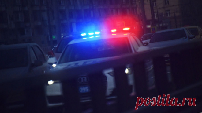 В Екатеринбурге машина протаранила трамвай с десятками пассажиров. В центре Екатеринбурга произошла авария с участием трамвая и внедорожника. Об этом сообщает Е1. Машина марки SsangYong врезалась в трамвай, не предоставив ему преимущество на дороге. Во время инцидента в салоне находились 60 пассажиров, ...