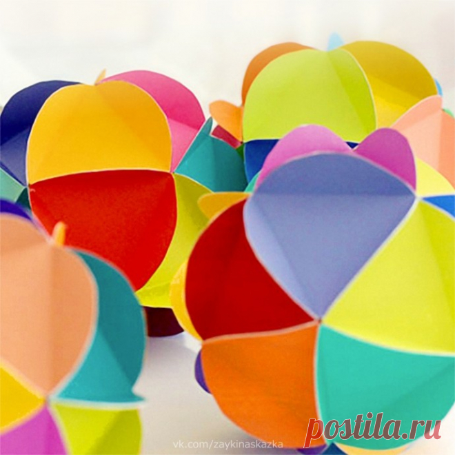 Новогодние шары из цветной бумаги