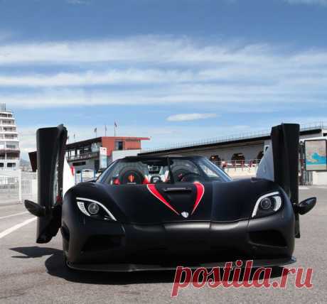 Beautiful Black Koenigsegg Agera R - cars