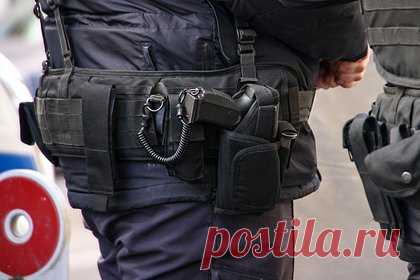 На Кипре предотвратили покушение на российского журналиста. Полиция Кипра предотвратила покушение на российского журналиста. Задержаны двое подозреваемых в заговоре с целью убийства, имя сотрудника СМИ не сообщается, передает телеканал Alpha. Утверждается, что убийство заказал 62-летний «мужчина русско-еврейского происхождения», постоянно проживающий в Пафосе.