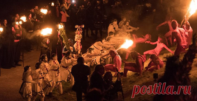 В Эдинбурге встретили «первомай с кострами» В шотландском Эдинбурге свой первомай, который называется Фестиваль огня и отмечается как в пышных костюмах, так и нагишом, в окружении языков пламени. Такое действо призвано проводить зиму на отдых и провозгласить официальное наступление весны