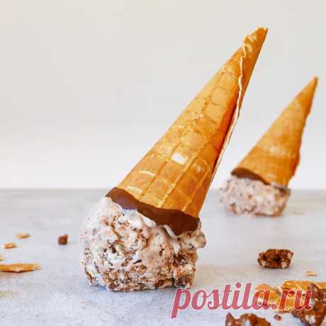 • Faaiza Omar • в Instagram: «‘Game Of Cones’ 🍦 No Churn Nutella Crunch Nice Cream, I’m getting use to the easy dessert life 😅, also need to stock up on Nutella after…» 1,722 отметок «Нравится», 90 комментариев — • Faaiza Omar • (@faaiza_omar) в Instagram: «‘Game Of Cones’ 🍦 No Churn Nutella Crunch Nice Cream, I’m getting use to the easy dessert life 😅,…»