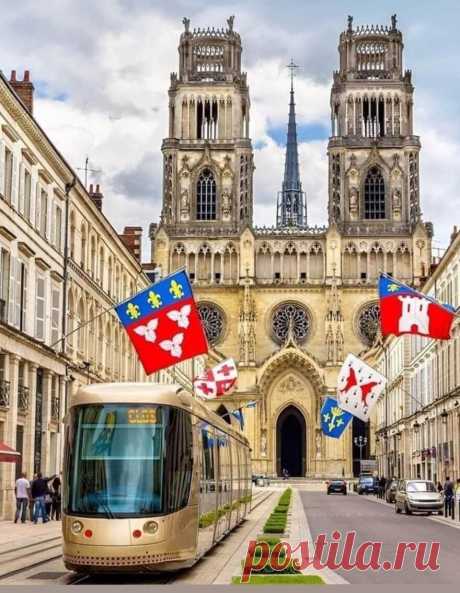 Уличный трамвай Жанны д'Арк в Орлеане, #Франция