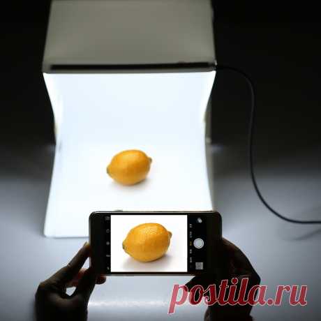 Что такое световой короб не понаслышке знают все, кто часто имеет дело с фотографированием различных неподвижных предметов. Это люди, увлекающиеся рукоделием, продавцы различных товаров в интернете и просто те, кто предпочитает вести красивый блог с исключительно авторскими фото. Однако так называемый "лайтбокс" стоит недешево и позволить его себе могут далеко не все. А вот сделать световой короб своими руками очень просто - это потребует немного времени, терпения и минимальных затрат.