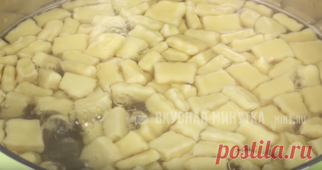 Творожные галушки. Чем отличаются галушки. Чем отличаются галушки. Галушки украинские из творога. Клецки и галушки.