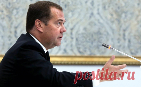Медведев попросил Запад понять, что «обратной дороги нет». Медведев предупредил, что «гиперзвук» способен быстро достичь целей в США и Европе. По его мнению, к заявлениям России стоит прислушаться всем жителям государств НАТО, указав, что страна свой путь выбрала