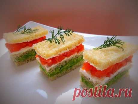 «Мини-сендвич с авокадо и лососем.» — карточка пользователя Наталья Р. в Яндекс.Коллекциях