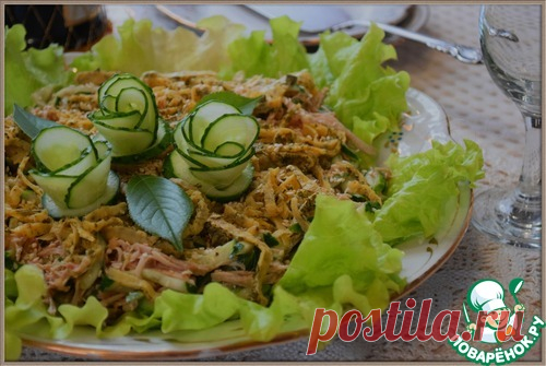 Салат "Огуречная курица" с блином-омлетом