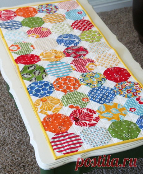 Summer Splash table runner tutorial   I finally dusted off my sewing machine and made this summery table runner for a gift using a charm pack and a half yard of white fabric.  The fabric is Treasures and Tidbits. To make this qu…