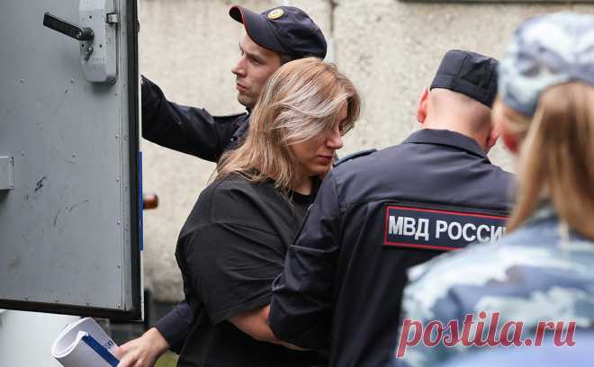 Обвиняемую в убийстве приемного сына в Екатеринбурге арестовали. Чкаловский районный суд Екатеринбурга арестовал Веронику Наумову — опекуна найденного мертвым шестилетнего мальчика, сообщает пресс-служба суда.