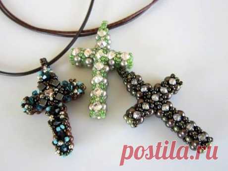 ▶ Beaded Cross . Крестик из бисера и жемчуга. Квадратное плетение. - YouTube