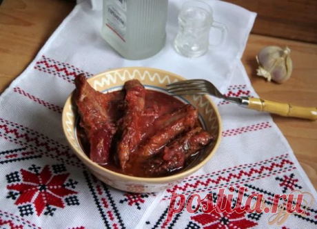 Шпундра 
Шпундра — блюдо украинской кухни, к сожалению нечасто встречающееся на столах. Представляет собой свиную грудинку, тушеную со свеклой в свекольном квасе, который также используется для приготовления …